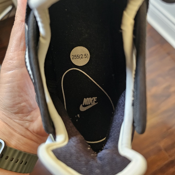 Nike Women's Zoom Air 2K Sneakers - Black and White 8.5US 40 EU - Picture 7 of 7